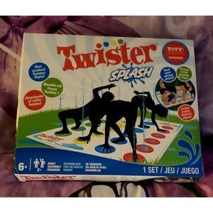 NEW HASBRO TWISTER SPLASH WATER GAME